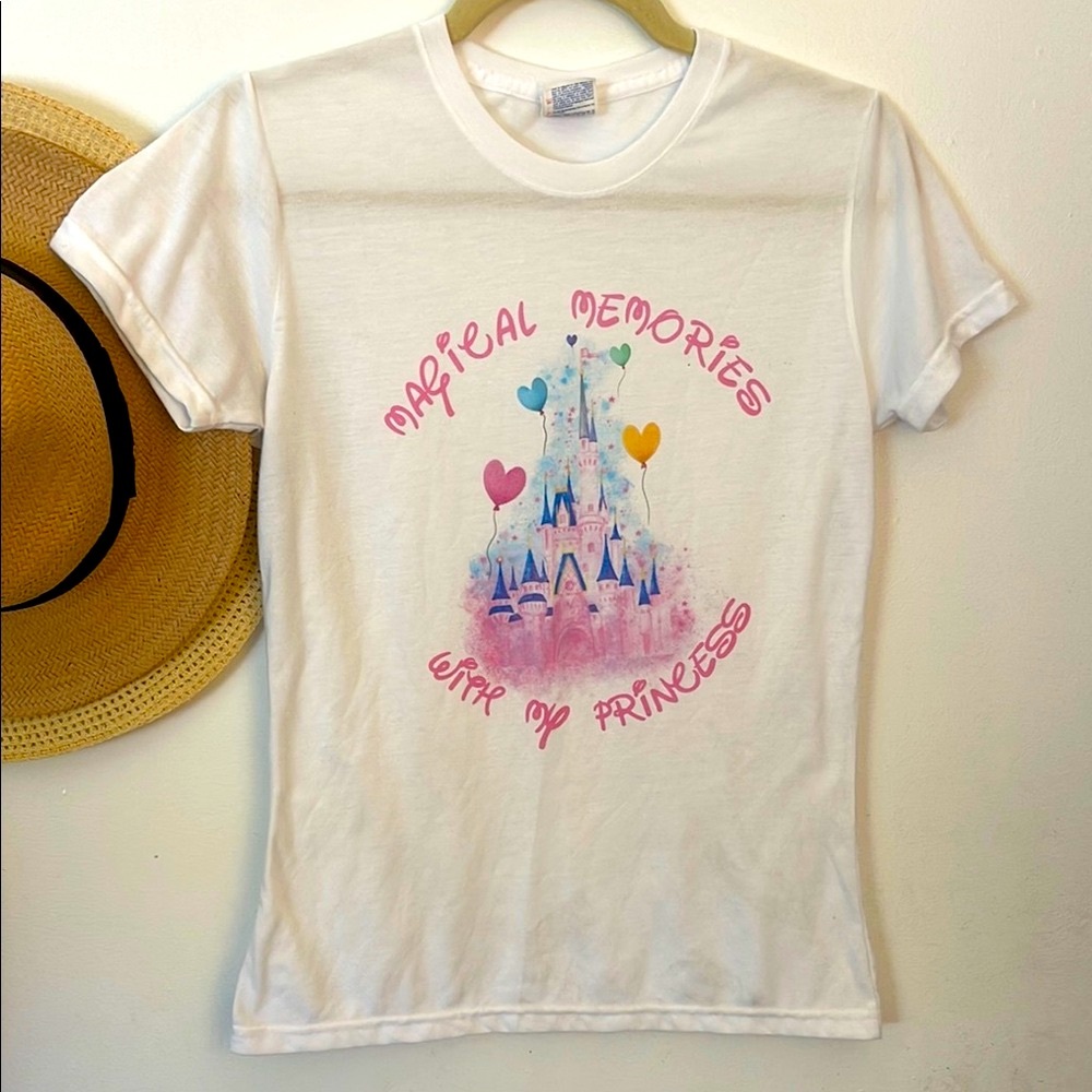 Disney wear for the Theme Parks for Mom Size Medium